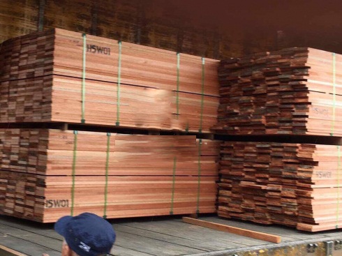 gỗ merati đỏ hàng chất lượng cao